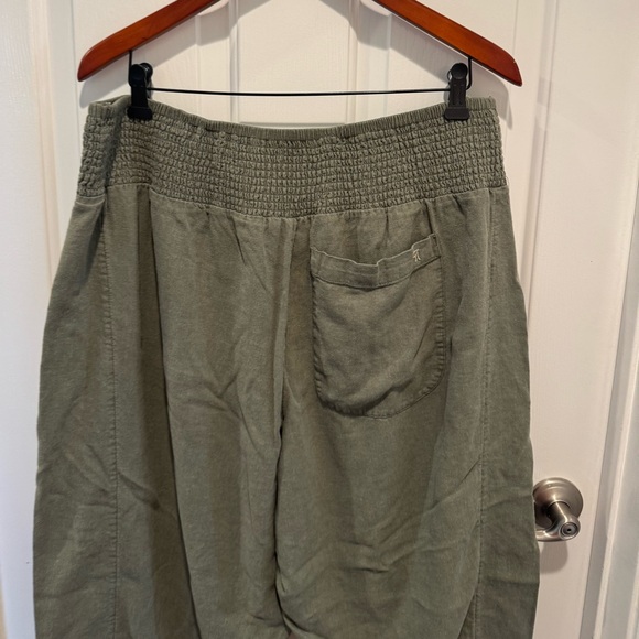 Pilcro Olive Wide Leg Pants - Picture 8 of 12